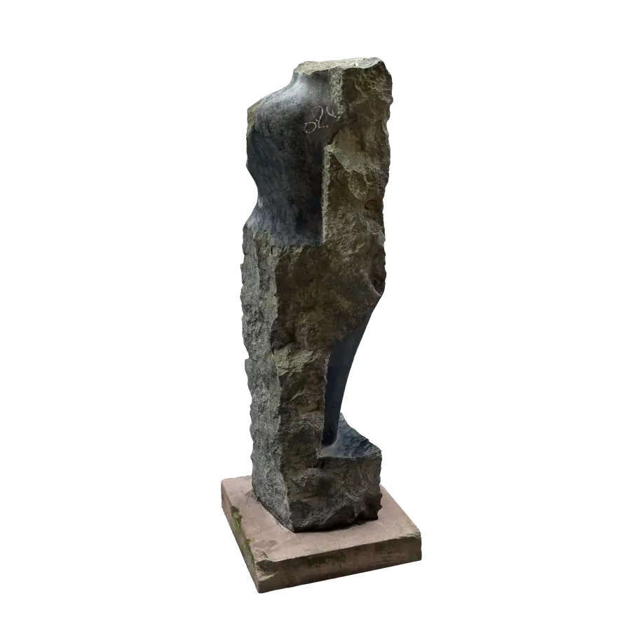 Steinbewachsene Torsi